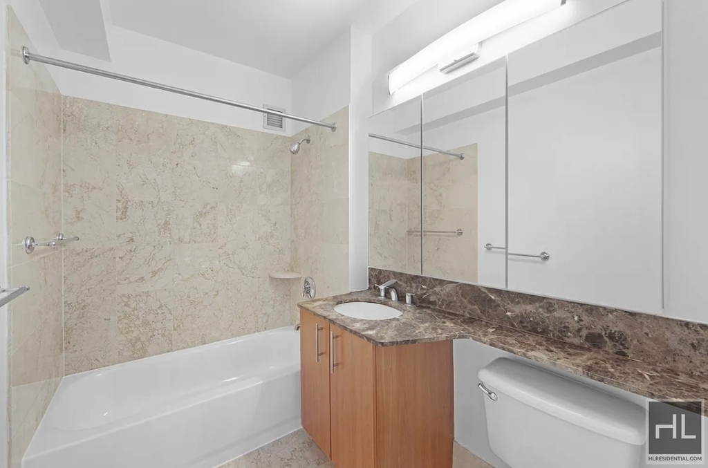 East 92nd Street - Photo 11