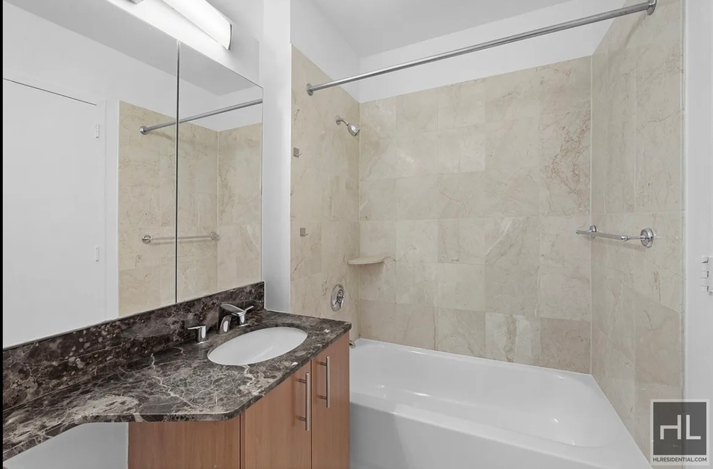 East 92nd Street - Photo 15
