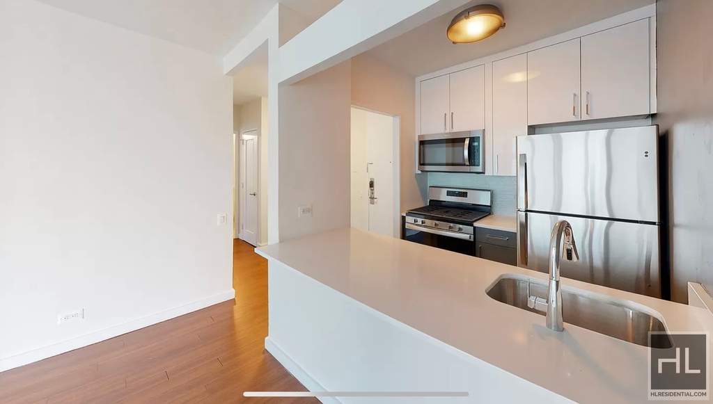 East 34th Street - Photo 3