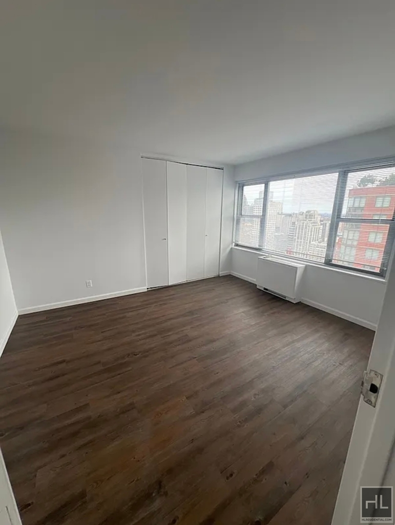 East 63rd Street - Photo 0
