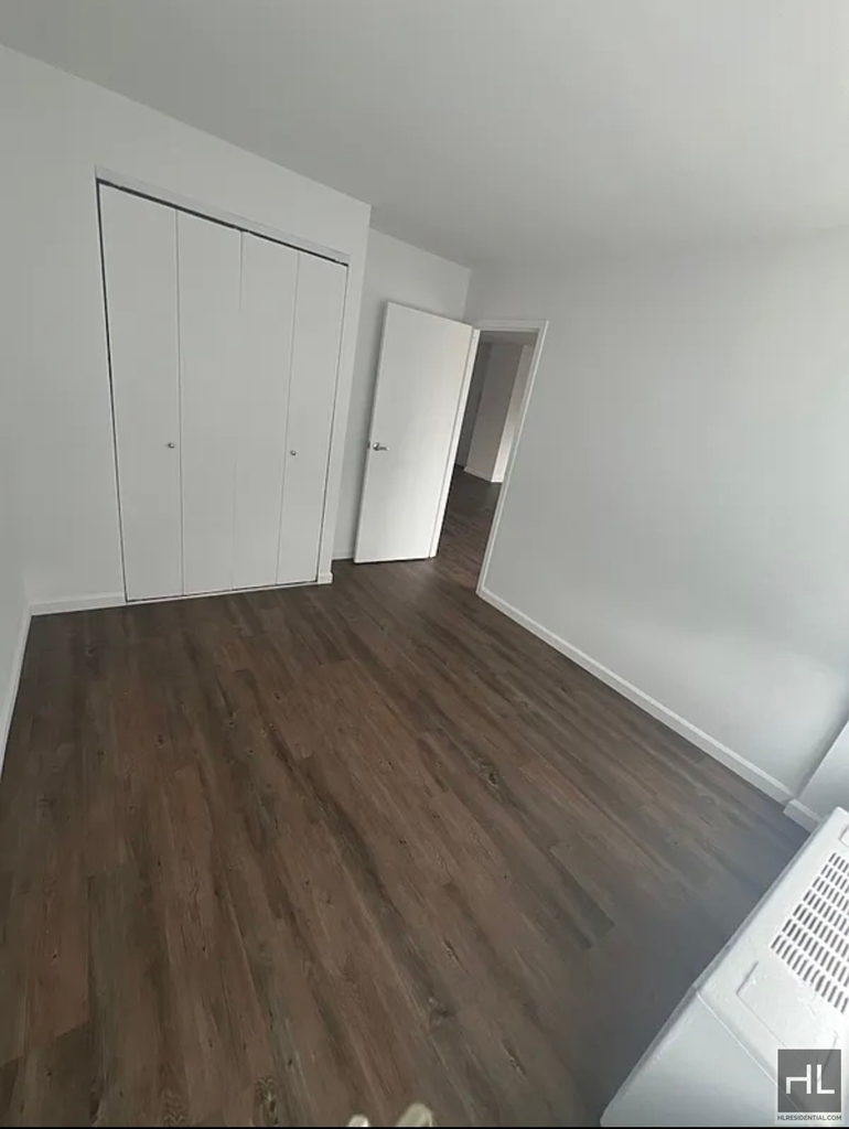 East 63rd Street - Photo 3