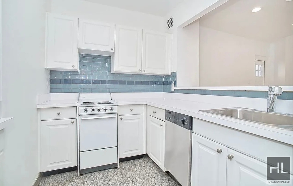 East 37th Street - Photo 9