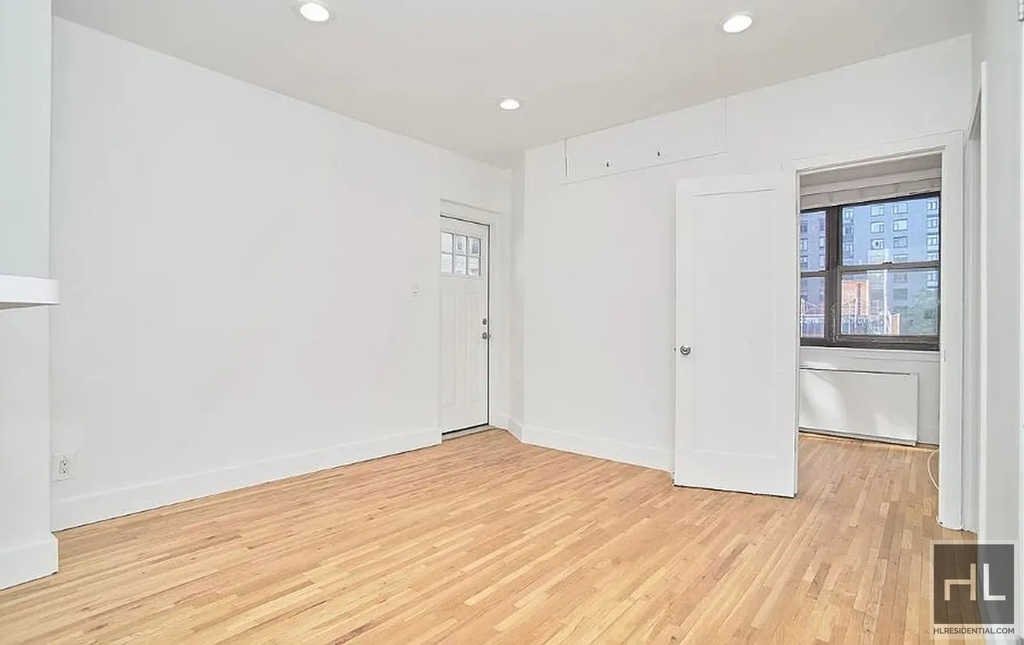 East 37th Street - Photo 11