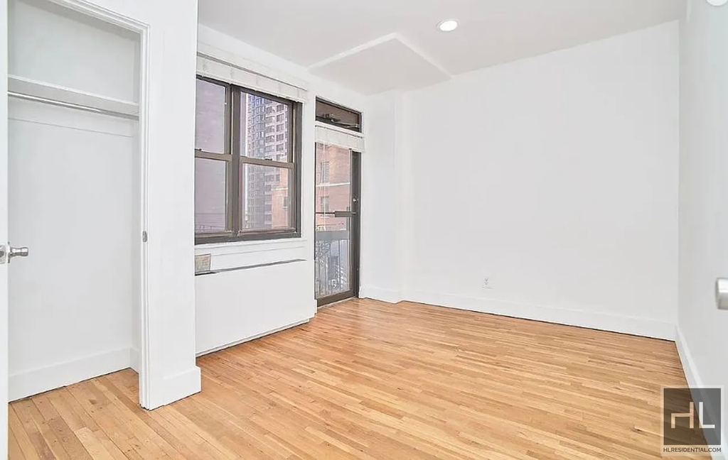 East 37th Street - Photo 4