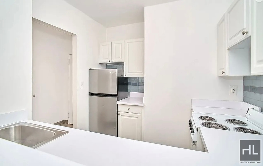 East 37th Street - Photo 7