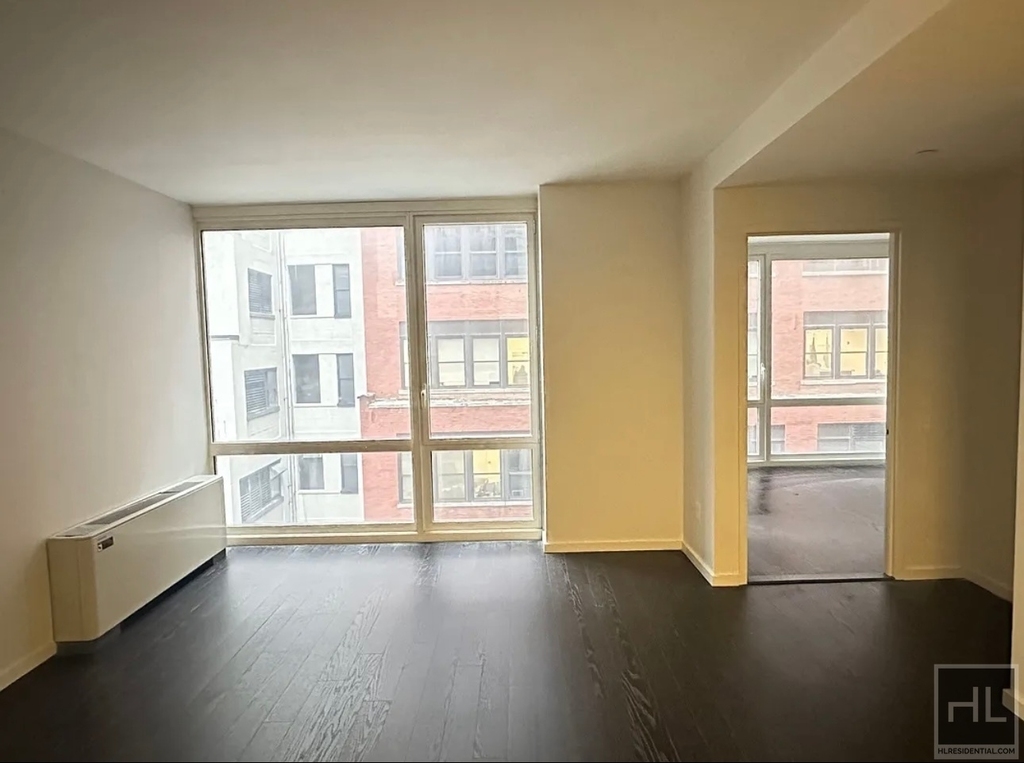 East 44th Street - Photo 2