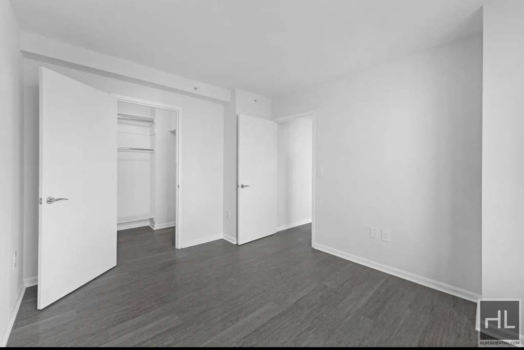 East 92 Street - Photo 14