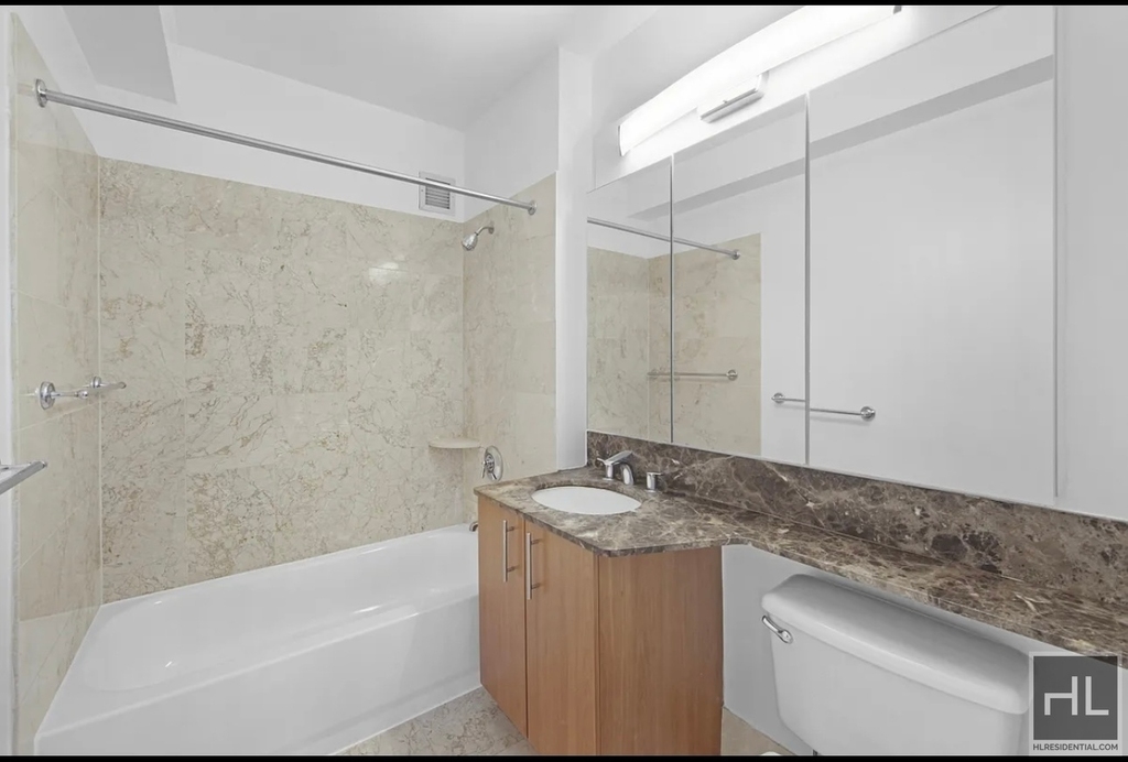 East 92 Street - Photo 11