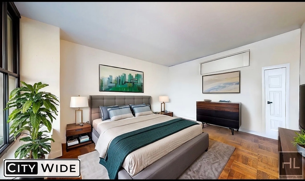 East 35 Street - Photo 2
