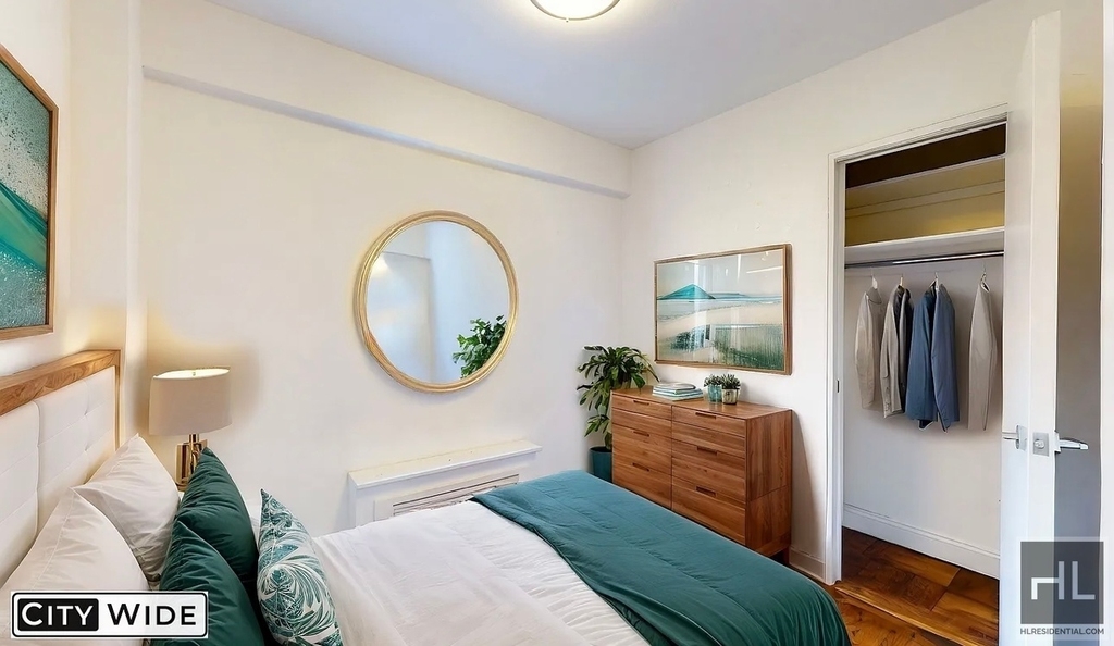 East 35 Street - Photo 4