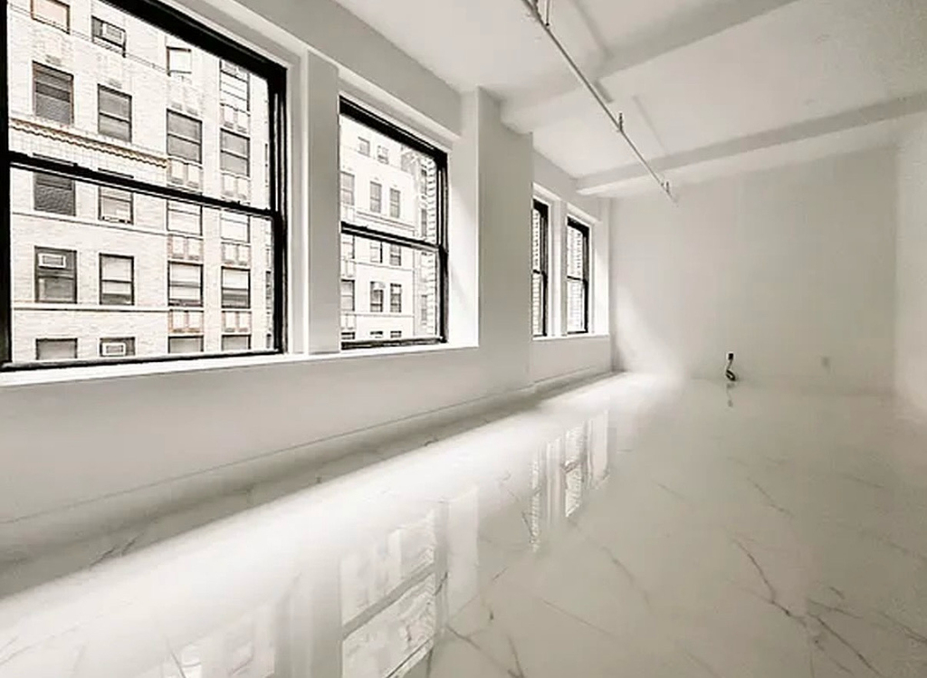 248 West 35th Street - Photo 3