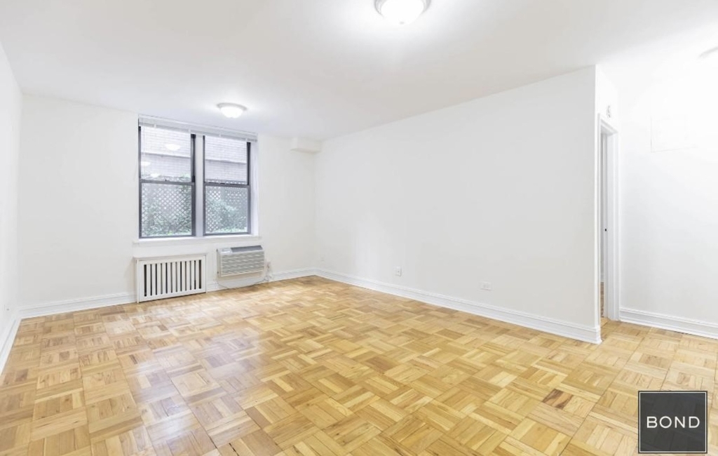 151 West 16th Street - Photo 0