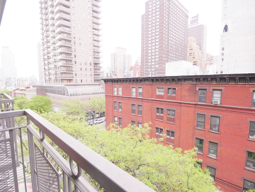 171 East 89th Street - Photo 11