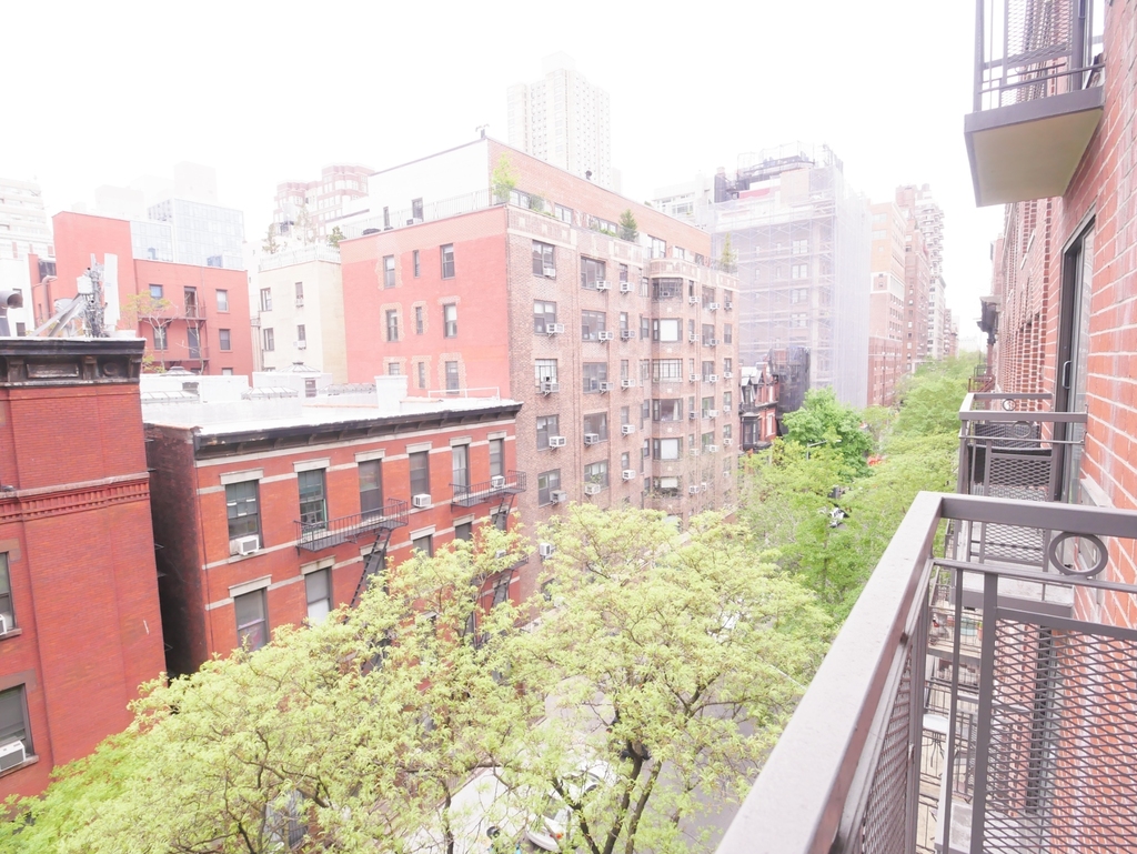 171 East 89th Street - Photo 10