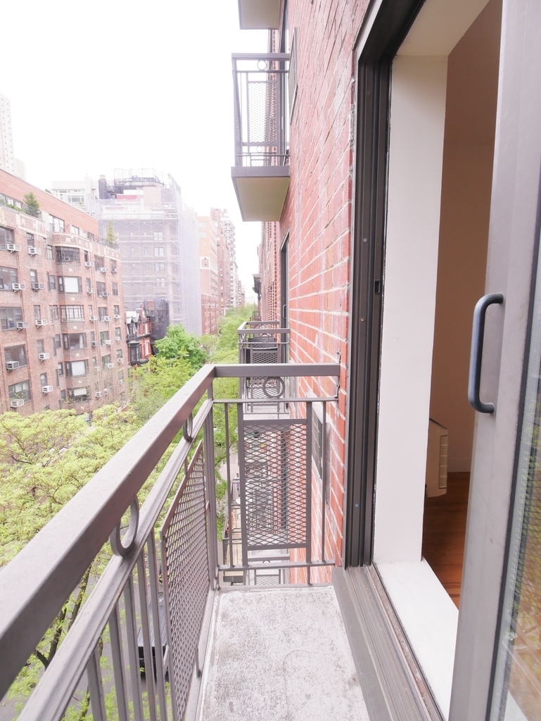 171 East 89th Street - Photo 9