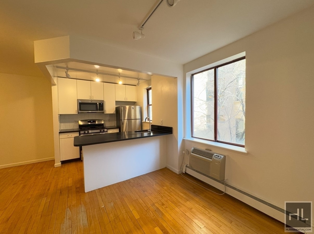 East 7th Street - Photo 1