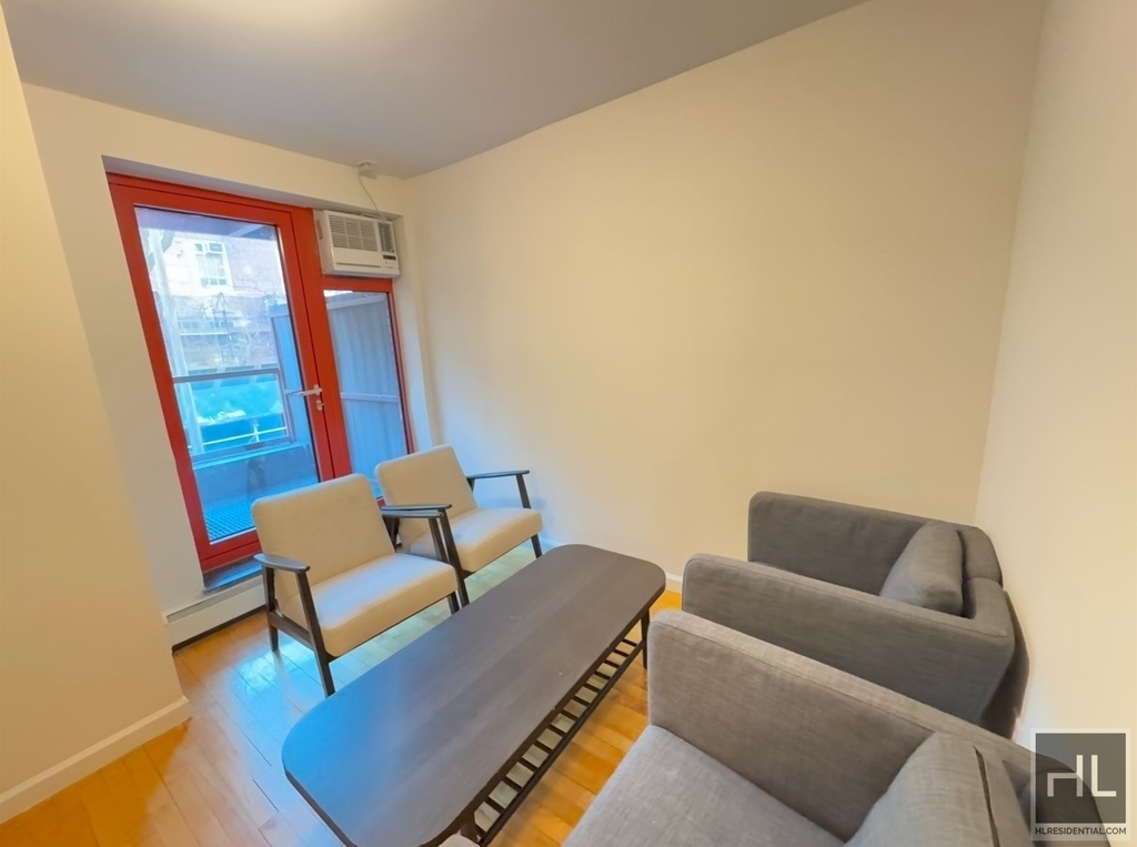 East 7th Street - Photo 7