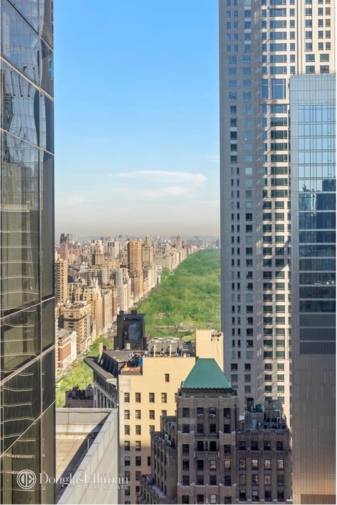 230 W 56th St - Photo 1