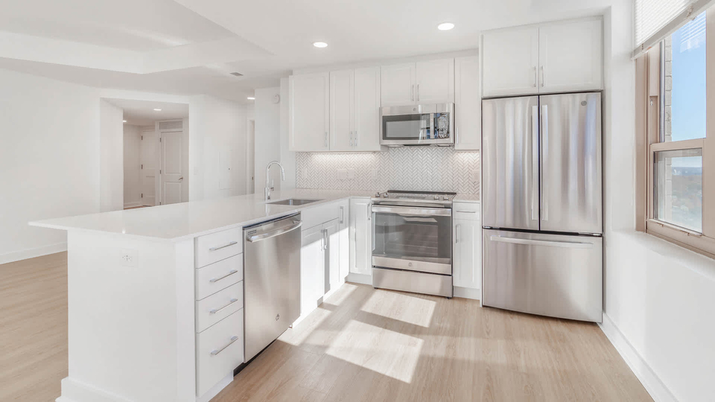 818 N. Quincy Street - Photo 5