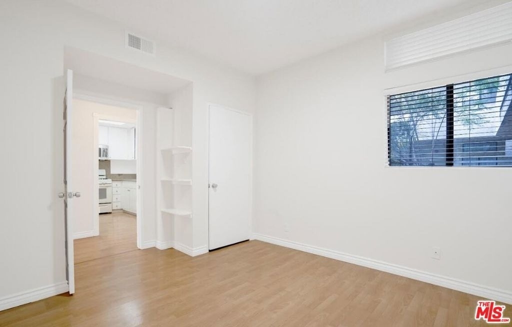 729 S Hobart Boulevard - Photo 5