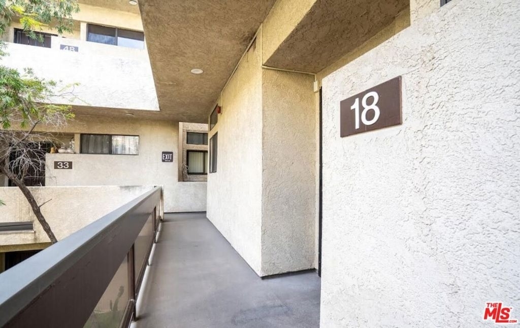 729 S Hobart Boulevard - Photo 25