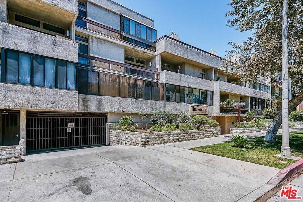729 S Hobart Boulevard - Photo 32