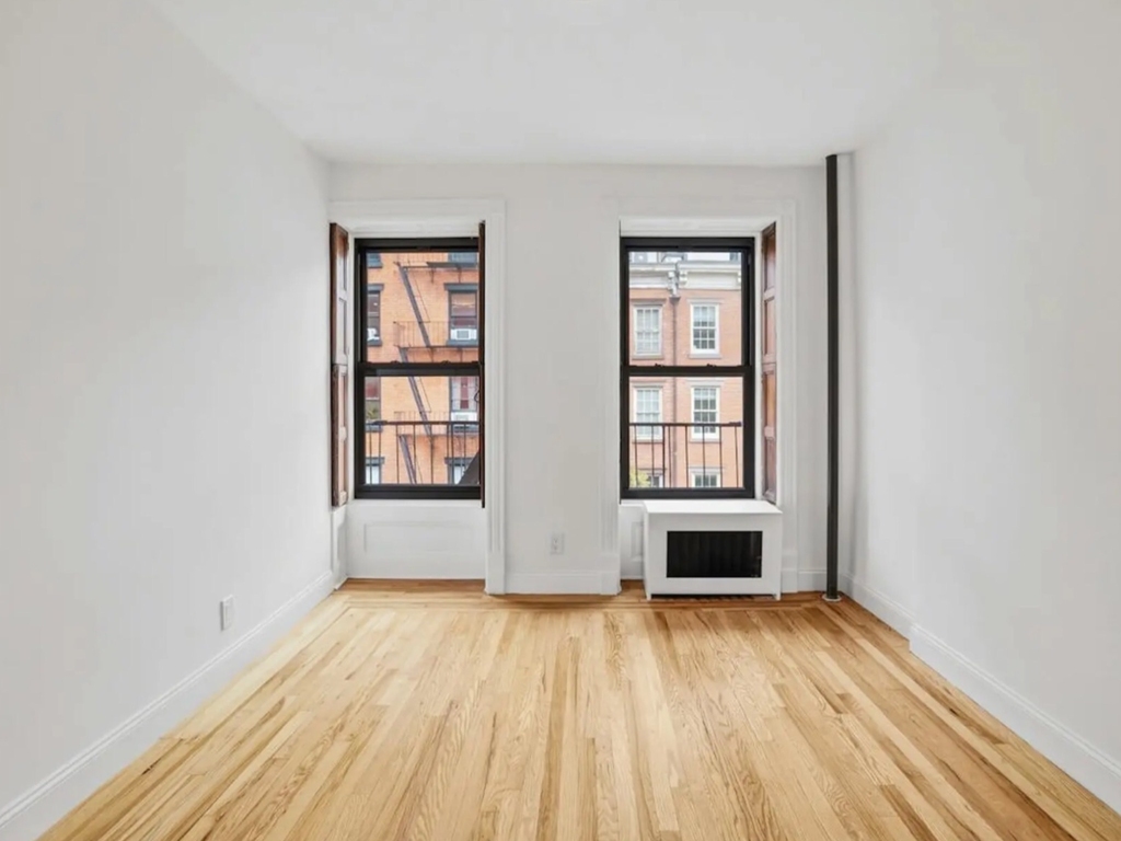 405 West 49th Street - Photo 1