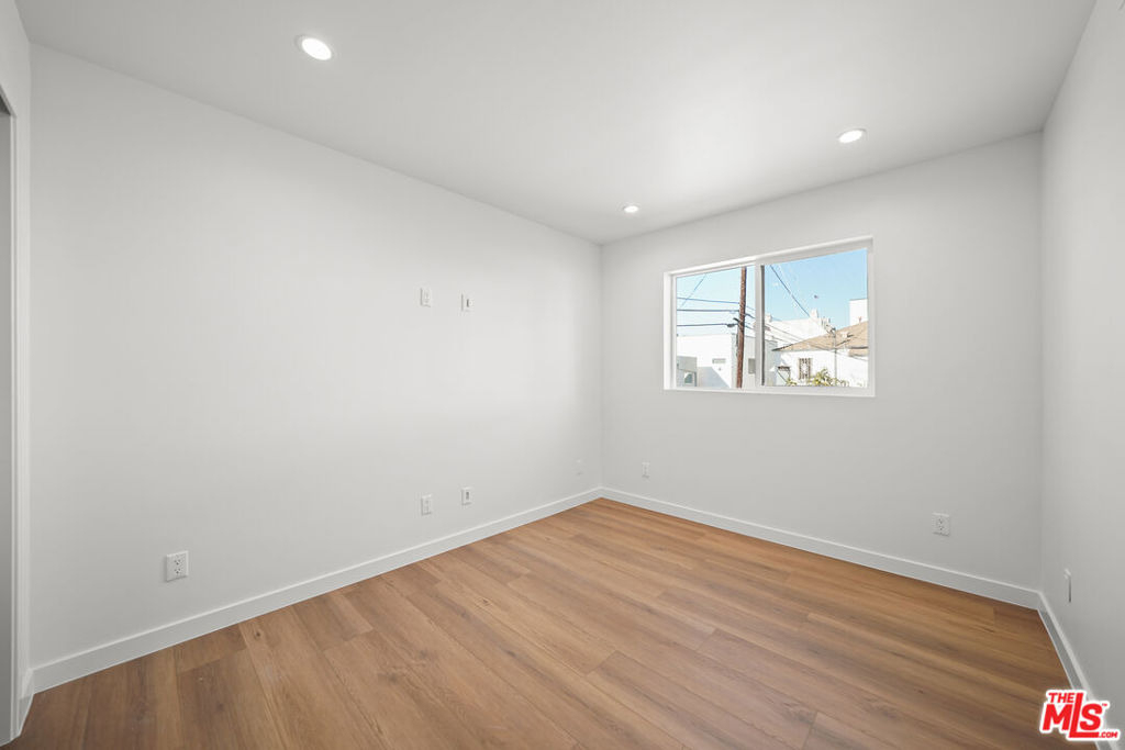 819 N Mccadden Place - Photo 7