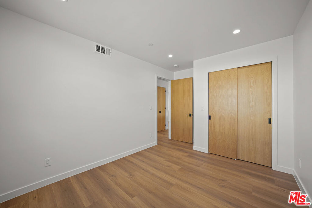 819 N Mccadden Place - Photo 8