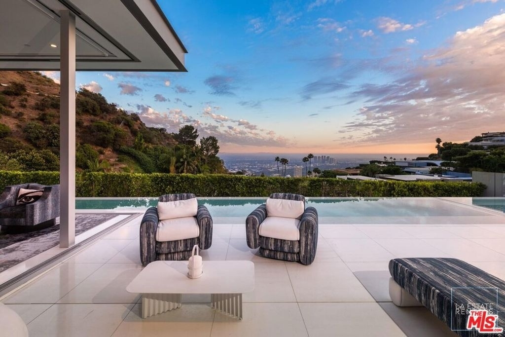 1814 N Doheny Drive - Photo 18