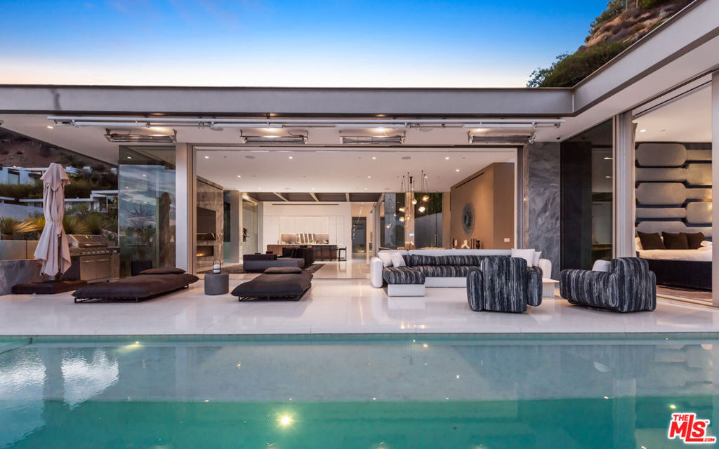 1814 N Doheny Drive - Photo 31