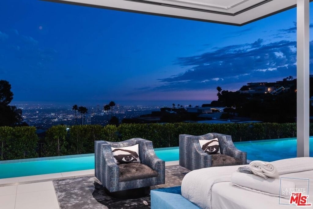 1814 N Doheny Drive - Photo 15