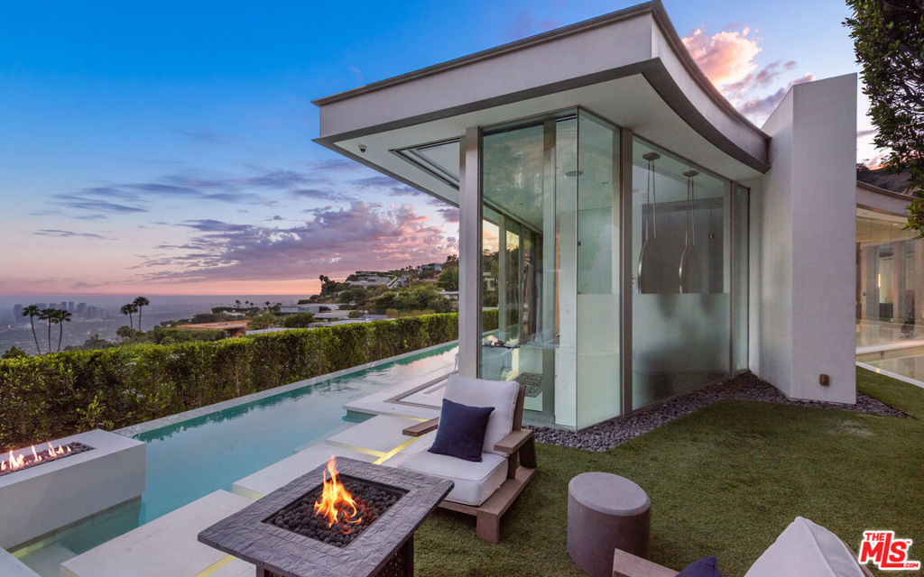 1814 N Doheny Drive - Photo 30