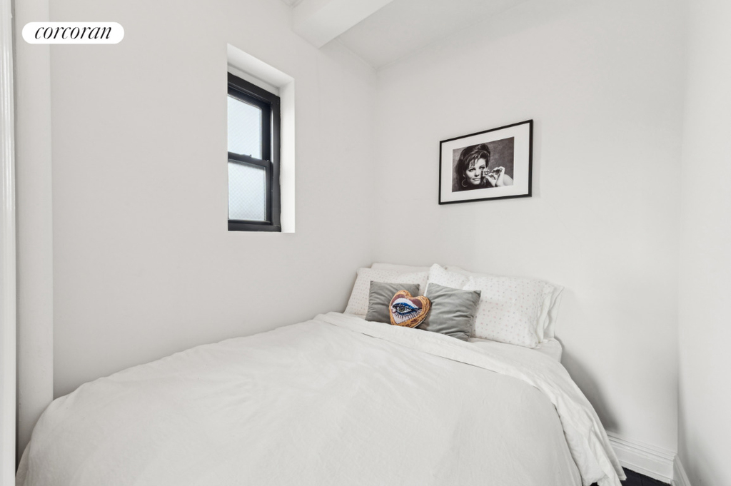 200 W 16th Street - Photo 3