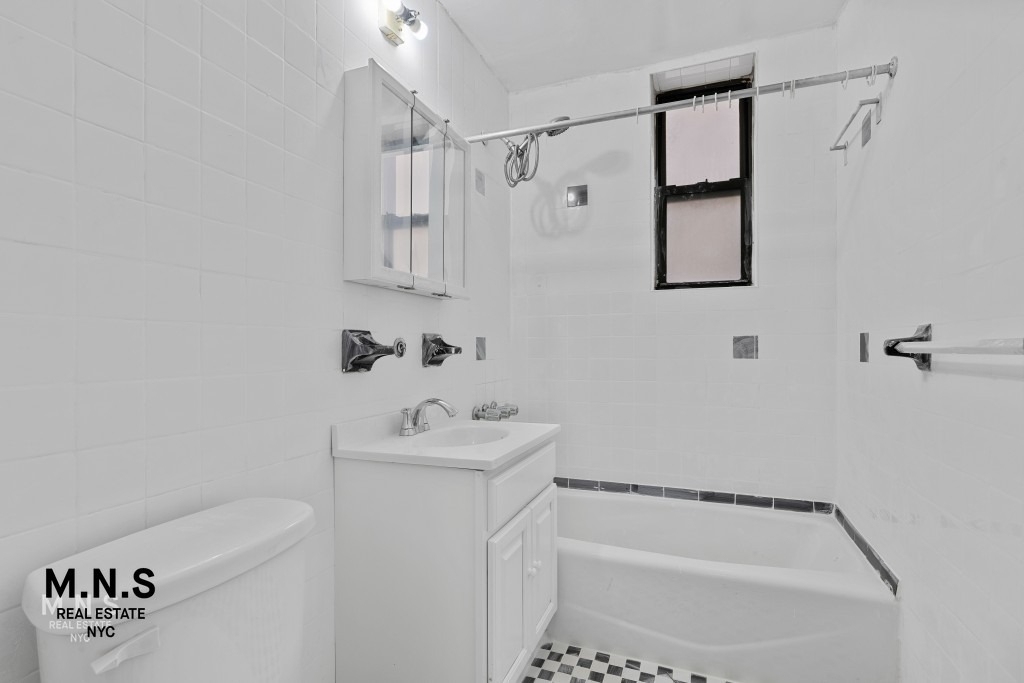 43-09 40th Street - Photo 5