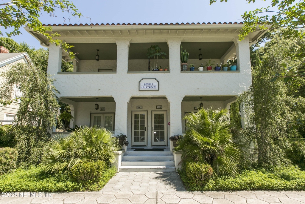 317 E 6th Street - Photo 0