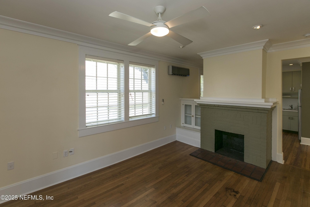 317 E 6th Street - Photo 3