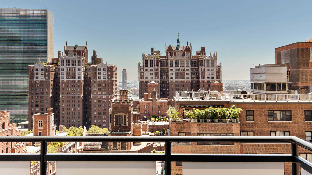 245 E. 40th St. - Photo 9