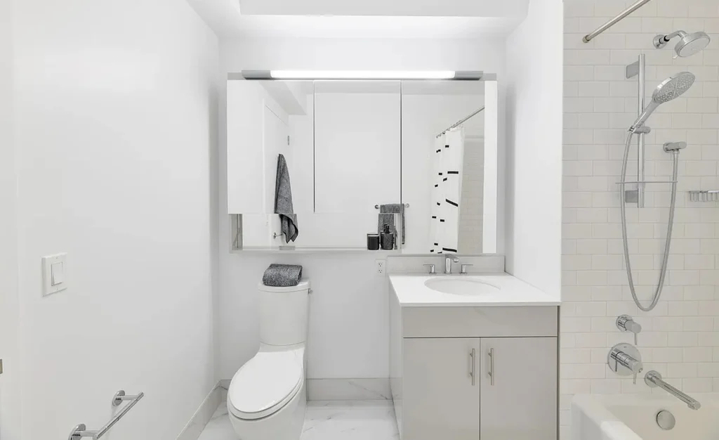 2-21 Malt Drive, Long Island City, 11101 - Photo 2