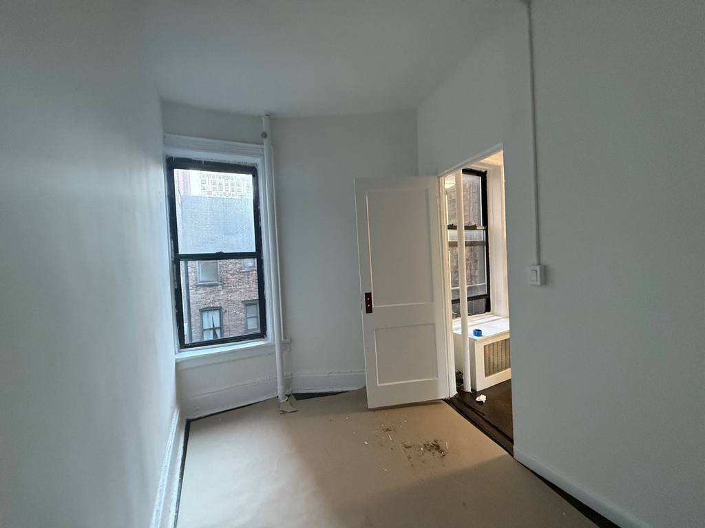 1427 York Avenue - Photo 5