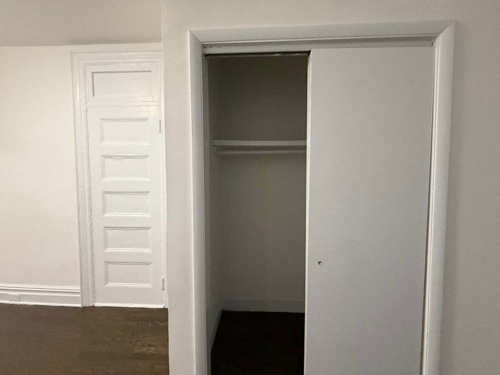 1427 York Avenue - Photo 10