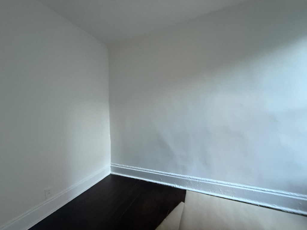 1427 York Avenue - Photo 4