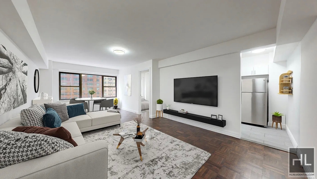East 57 Street - Photo 0