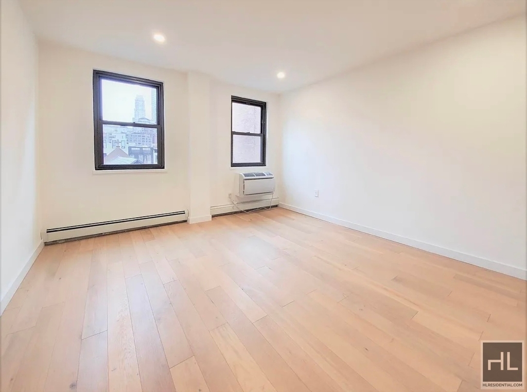 East 59th Street - Photo 0