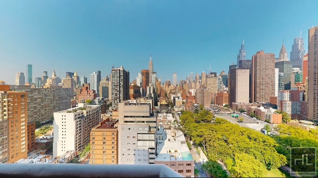 East 34th Street - Photo 6