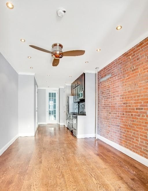 436 West 52nd Street - Photo 2