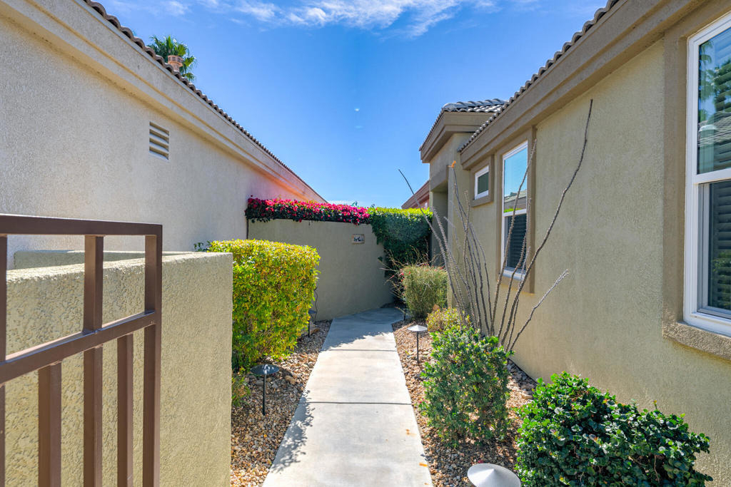 67659 S Natoma Drive - Photo 2