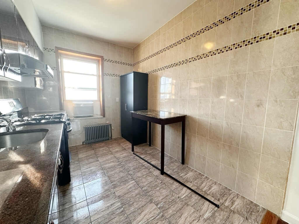 65th Street and 20th Avenue  - Photo 8