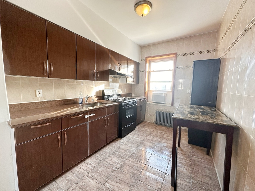 65th Street and 20th Avenue  - Photo 4