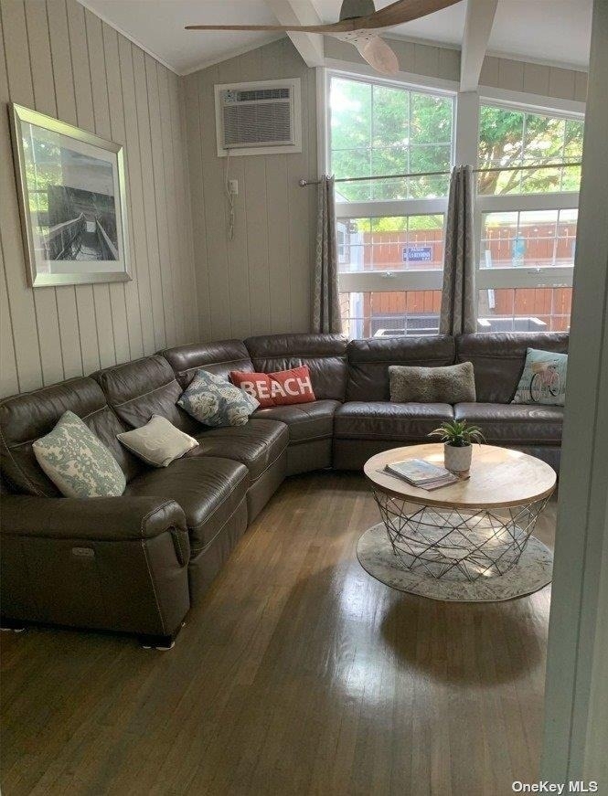 19 Champlain Street - Photo 2